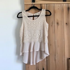🌱 2/$25 🌱 Soieblu Ivory Layered Lace Tank